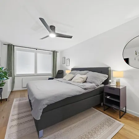 Modern 2br Bright Hannover