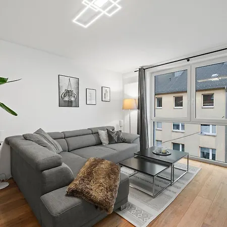 Modern 2br Bright