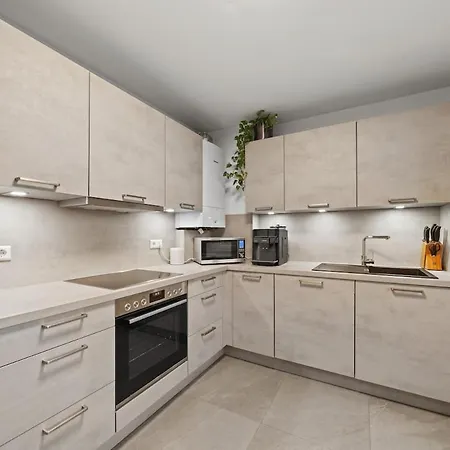 Modern 2br Bright Apartment Hannover