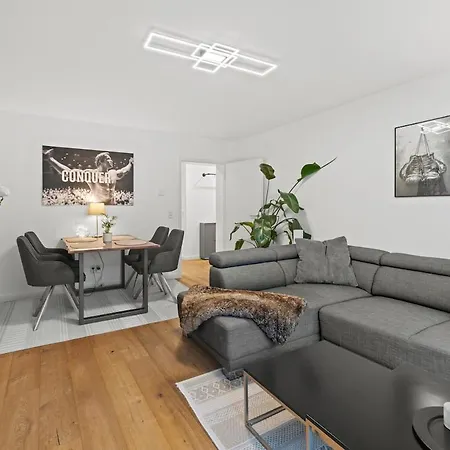 Modern 2br Bright Apartment *