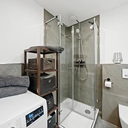 Modern 2br Bright Apartment *