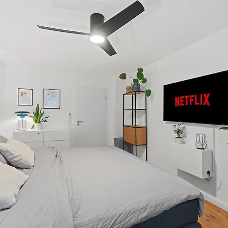 Apartment Modern 2br Bright